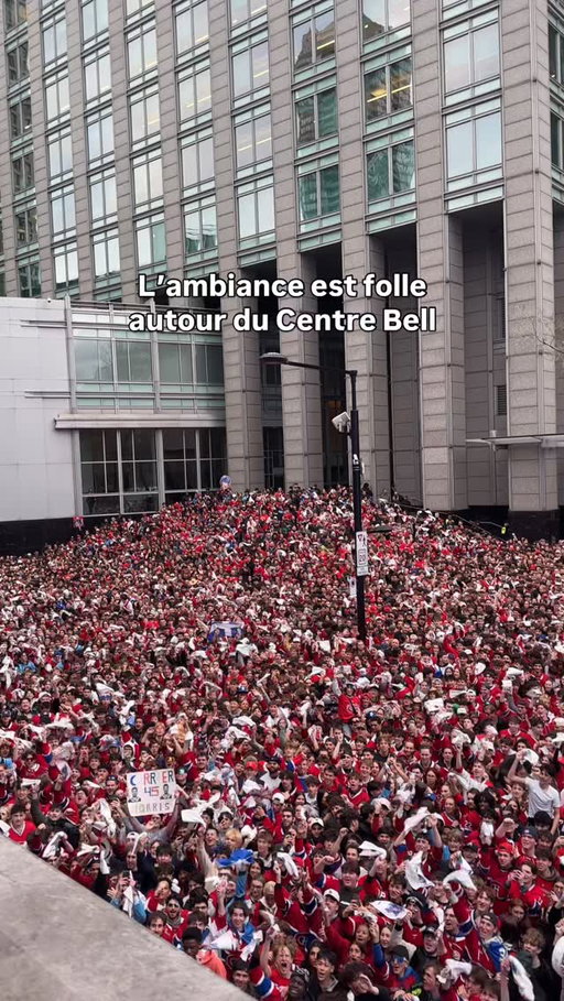 L’ambiance est folle autour du Centre Bell

The vibe is insane around the Bell Centre 

#centrebell #canadiens #montreal #hockey #lnh