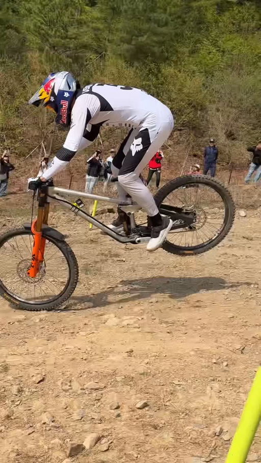 @asavermette takes the win at his first elite World Cup here in South Korea 🤯 Insane run 💪