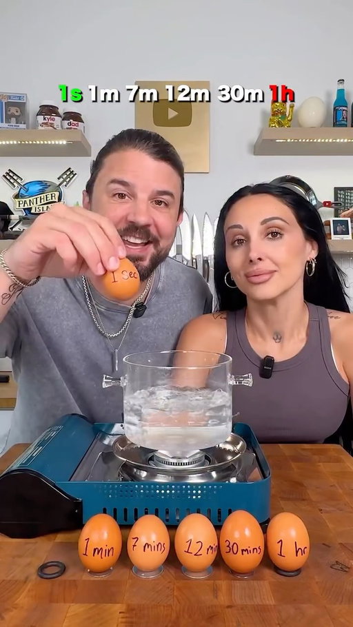 How long to cook the egg? #satisfying #mukbang #igfood w/ @cassistook