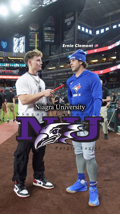 The Blue Jays have some awesome underdog stories🔥⚾️ This is proof that you don’t need to go to top baseball powerhouse schools or be a high draft pick to make it to MLB💯 It’s so cool to hear how different all these guys’ paths were to the big leagues because they all ended up in the same spot😈 The Blue Jays World Series run last year was incredible and I had no idea about some of these guys come-up stories🦾 Do you think the Jays can make it back to the World Series this year?👀 #collegebaseball #littleleague #baseball #mlb #bluejays