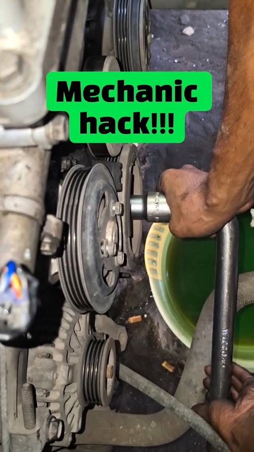 Don’t underestimate the power of the starter motor, strong enough the break the crank bolt loose! 🔩
