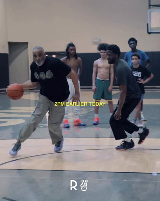 NBA Skills Trainer Phil Handy Teaching Details In Real Time‼️ 2pm Skills Workout To 6pm Game.
 #1 Player In 2030 @pierre2rondo Picks Up The Game as Quick As His Father @rajonrondo @thereal94feetofgame 
#itsalwaysnopressure #fyp #ᴇxᴘʟᴏʀᴇᴘᴀɢᴇ