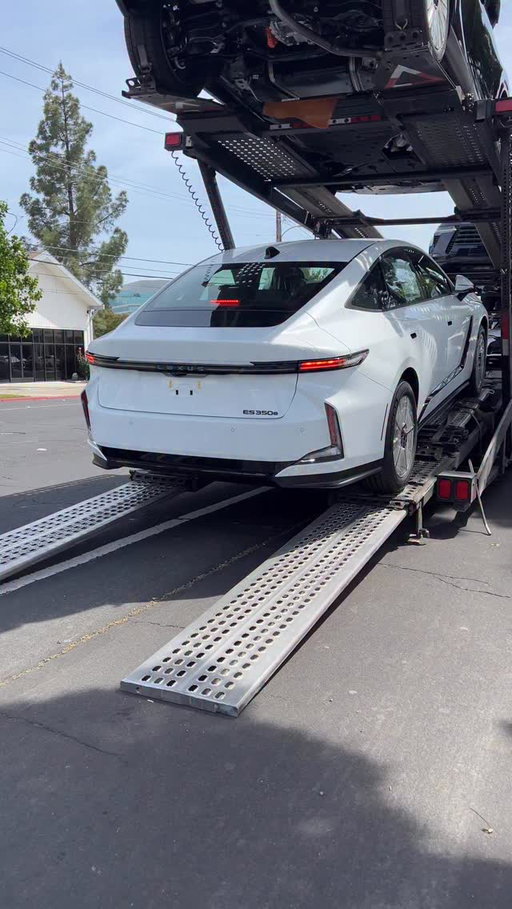 😍🔥 The very first All-New Lexus ES has officially arrived to Lexus of Concord! This all-electric 2026 #ES350e FWD Premium grade shown features: 

✨ 221 Total System Horsepower 
✨ Ultra White paint 
✨ 19 inch Alloy Wheels 
✨ Cold Area Package 
✨ Convenience Package 
✨ Black Badge Overlays 
✨ Wireless Apple CarPlay Integration 
✨ Wireless Android Auto Capability 
✨ Lexus Safety System+ 4.0 
✨ Thematic Ambient illumination 

➡️ Shop All-New Lexus ES today at: 
https://www.lexusofconcord.com/new-vehicles/?q=ES&_dFR%5Btype%5D%5B0%5D=New 

Lexus of Concord 
2001 Market Street 
Concord CA 94520 

#LexusofConcord #LexusES #lexusenthusiast #lexus