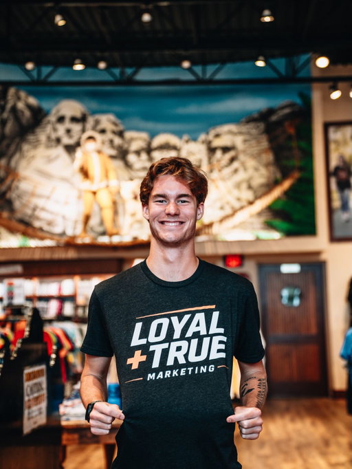 Same work, different lane. Shot this at Eskimo Joe’s, Loyal and True Marketing made it happen! #loyalandtruefamily #athletebranding #athletemarketing #nilopportunity #photoshootday