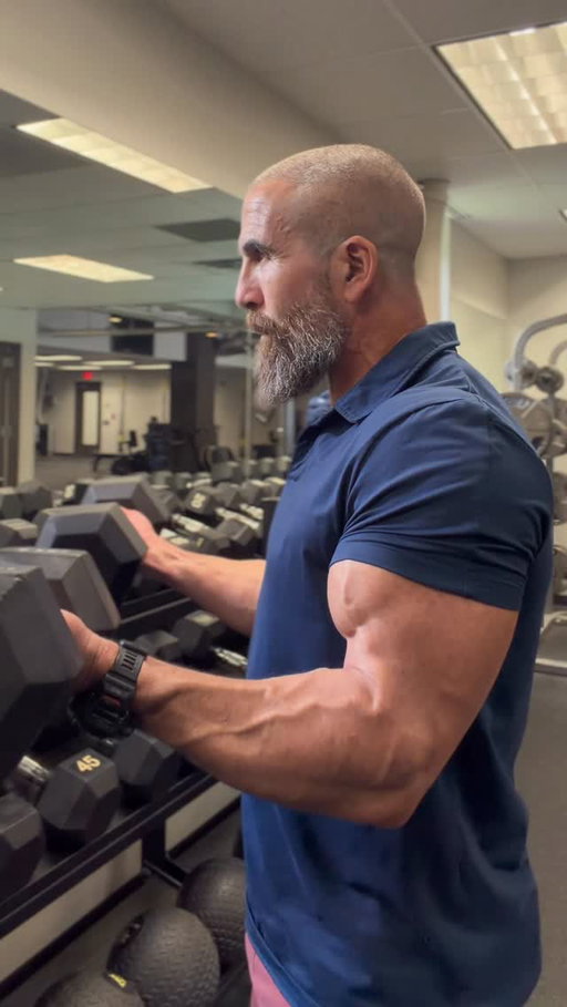 A recent study, replicated a study from 480BC, showed that no man has ever regretted building bigger biceps, especially in a business casual polo.

Here are 4 simple concentrated moves to get the job…done👌🏼

New PAULSKLARXFIT 365 training program is ready for download. Sign up in my bio🤝

#biceps #motivation #business
