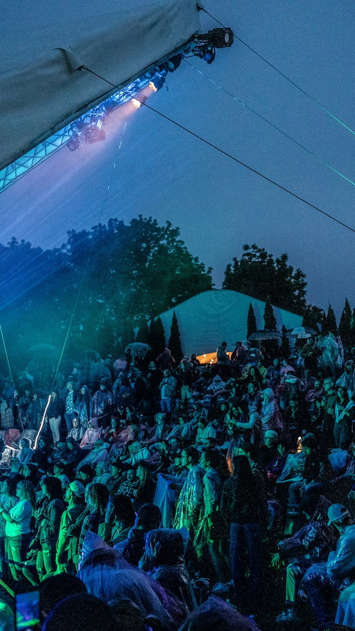 TICKETS ARE ON SALE NOW 🎶🍷

The 2026 Summer Concert Series is here with a bang to celebrate our 25th anniversary!

You don’t want to miss this:

🎸 Live music under the stars with a great view from every seat
🍷Award-winning, Canadian wine
🇨🇦Iconic Canadian artists
🍴Delicious food + intimate Barrel Cellar dinners

& SO MUCH MORE!

🎟️ Purchase your tickets through the link in our bio | Limited quantity available

📍 2145 Niagara Stone Road, Niagara-on-the-Lake, ON

•⁠

#jacksontriggs #ontariowine #sippingontario #lcbo #winerackcanada vqawine niagarawine okanaganwine winepairings niagara niagarafalls