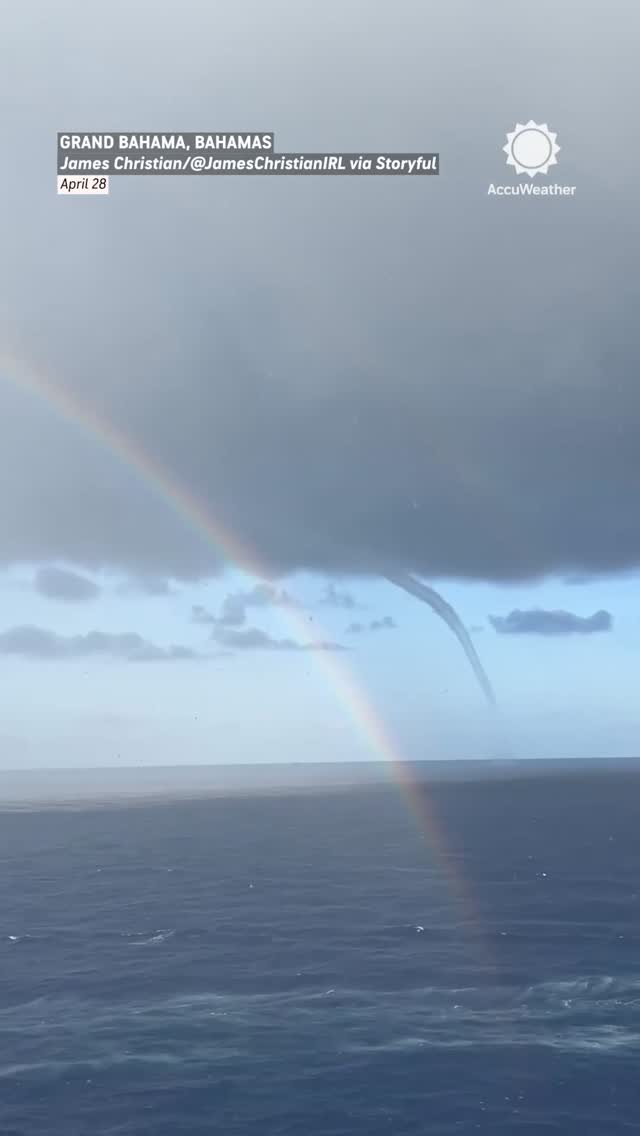 Nature really put on a show in the Bahamas 🌈🌪️ Cruise ship passengers arriving at a port in the Bahamas saw a rainbow and a waterspout appear side by side.