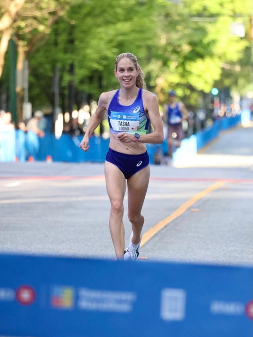5x champion Natasha Wodak delivers again! 🏆

Hometown hero Natasha Wodak smashes the BMO Vancouver Half Marathon course record in 1:12:01 for her fifth title, adding to five more wins at the First Half. Let’s hear it for Natasha!