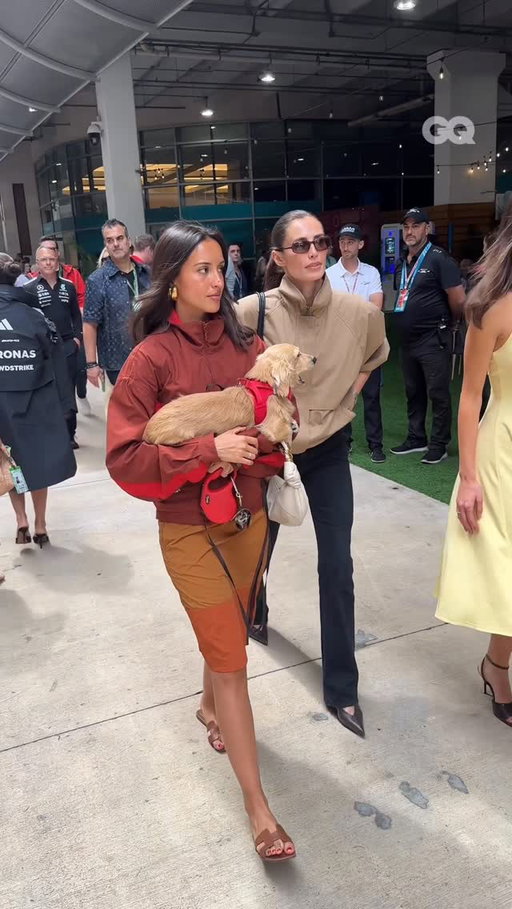 Alexandra & Leo Leclerc, Rebecca Donaldson, and Carmen Montero Mundt on the Miami paddock.

Video by @peter_youngjae 

#F1 #Formula1 #MiamiGP