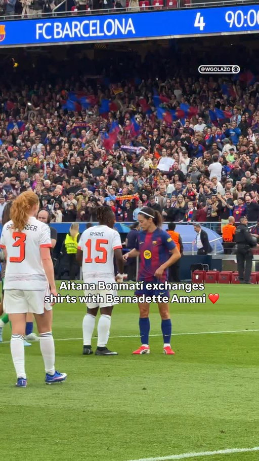 Bernadette Amani gets Aitana Bonmatí’s shirt on her return from injury in the #UWCL semifinal 🥹
