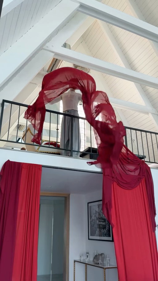 i can’t wait to show you the rest hehehe

#hosting #metgala #fashion #partysetup