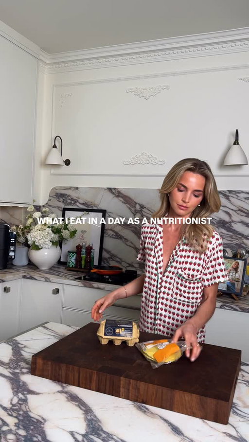 Come with me for a full day of @marksandspencerfood Eat Well eats.

Ad For breakfast, I made breakfast tostadas using the M&S Corn and Wheat Tortillas. I crisped them up, then topped them with jalapeño avocado smash, soft scrambled eggs, a little drizzle of honey and the new M&S hot sauces.

For lunch, I made a crispy harissa rice salad with a honey harissa yoghurt dressing. The hack here is using the M&S pre-cooked rice packs and crisping them up in the air fryer, which gives you the best crunchy texture with minimal effort. I added my favourite M&S roasted shredded chicken for an easy protein boost.

For dinner, I made my summer version of spaghetti and meatballs using M&S chicken mince, which is a household favourite. I added courgette, lots of herbs and lemon to keep it fresh and light, then served it with a giant couscous salad.

#wieiad #whatieatinaday
