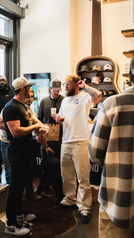 Walk-ins welcome

@jakepaul stopped by our Nashville store @thenormalbrandnash