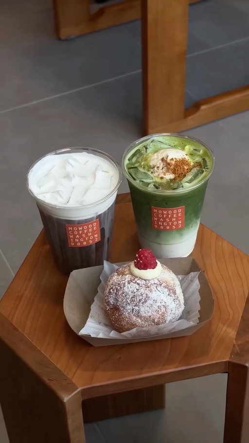 NEW Nama Donut & Matcha Cafe in Redmond, WA! 🍵

@mowoodwa is a new cafe in Downtown Redmond serving Japanese-inspired nama donuts, coffee & matcha! 🍩✨ So excited for this new cafe on the Eastside!! 

They’re currently soft opening, open 11am-7pm daily. The nama donuts sell out around 2pm… go early! ☺️

☁️ Cold Brew Cloud
🍵 Banana Pudding Matcha
🍩 Vanilla Custard Donut

MODWOOD
📍16595 Redmond Wy Suite 165, Redmond, WA 98052

Share this with someone for your next cafe date 🫶🏼

#生ドーナツ #seattlecafe #seattlecoffee #seattledesserts #cafehopping