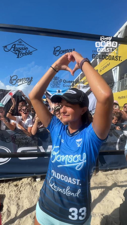 Pela primeira vez na sua carreira, a brasileira @luanasilva__ é a LÍDER do Ranking 🇧🇷

Lulu disputará a final com a local do pico Stephanie Gilmore ainda hoje. 

@originalbonsoy #GoldCoastPro | @gwmaustralia @experiencegoldcoast @queensland