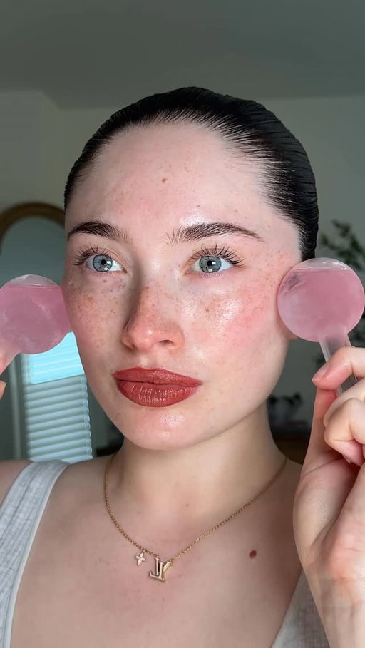 Morning de-puff + gua sha 🫧🧊🧖🏽‍♀️🧴

#grwm #asmr #guasha