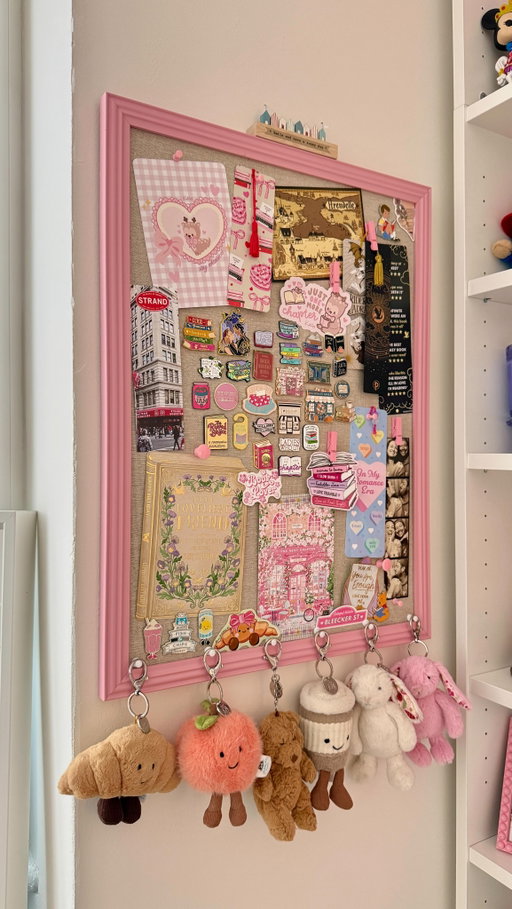 decorate my new book board with me 💖