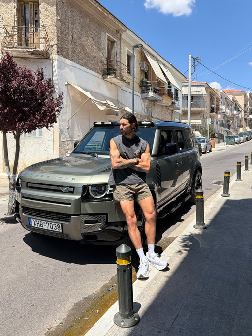My favourite trip to take is to the trenches…

4 days out. 4 days until the comfort is stripped back and you’re left with nowhere to hide, standing face to face with the person you want to be and with the mission you’d said you complete. 4 days until my integrity is tested again.

1200km, 14 days. 4 days out- can’t wait x