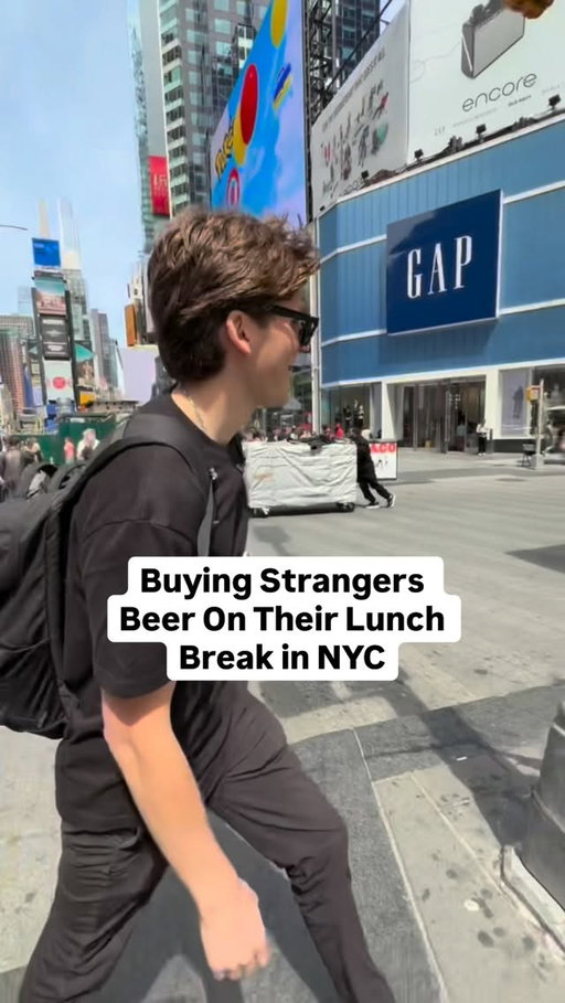 Buying strangers beer in NYC on their lunch break

Today we met a Twitch streamer in the wild and treated him to a pint at @odonoghuespub in Times Square

Treated @techieoverload to his first G-Split and had a great convo about what it is like being a full time Twitch streamer 

Follow @lunchbeerdudes for more drinks and conversations with strangers🍻