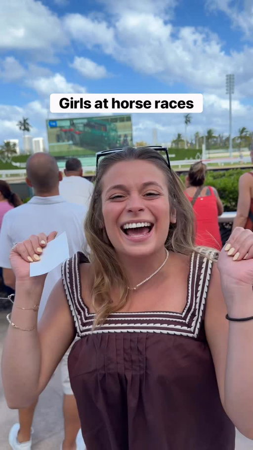 Come on 5!!! 

#kentuckyderby #derby #horseracing #girls