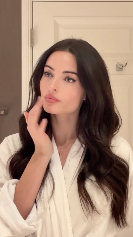 day -> night 🖤

@tomfordbeauty eye defining pen
@yslbeauty couture mini clutch 300
@makeupforever lipliner in endless cacao
@tomfordbeauty ultra shine lip color 02