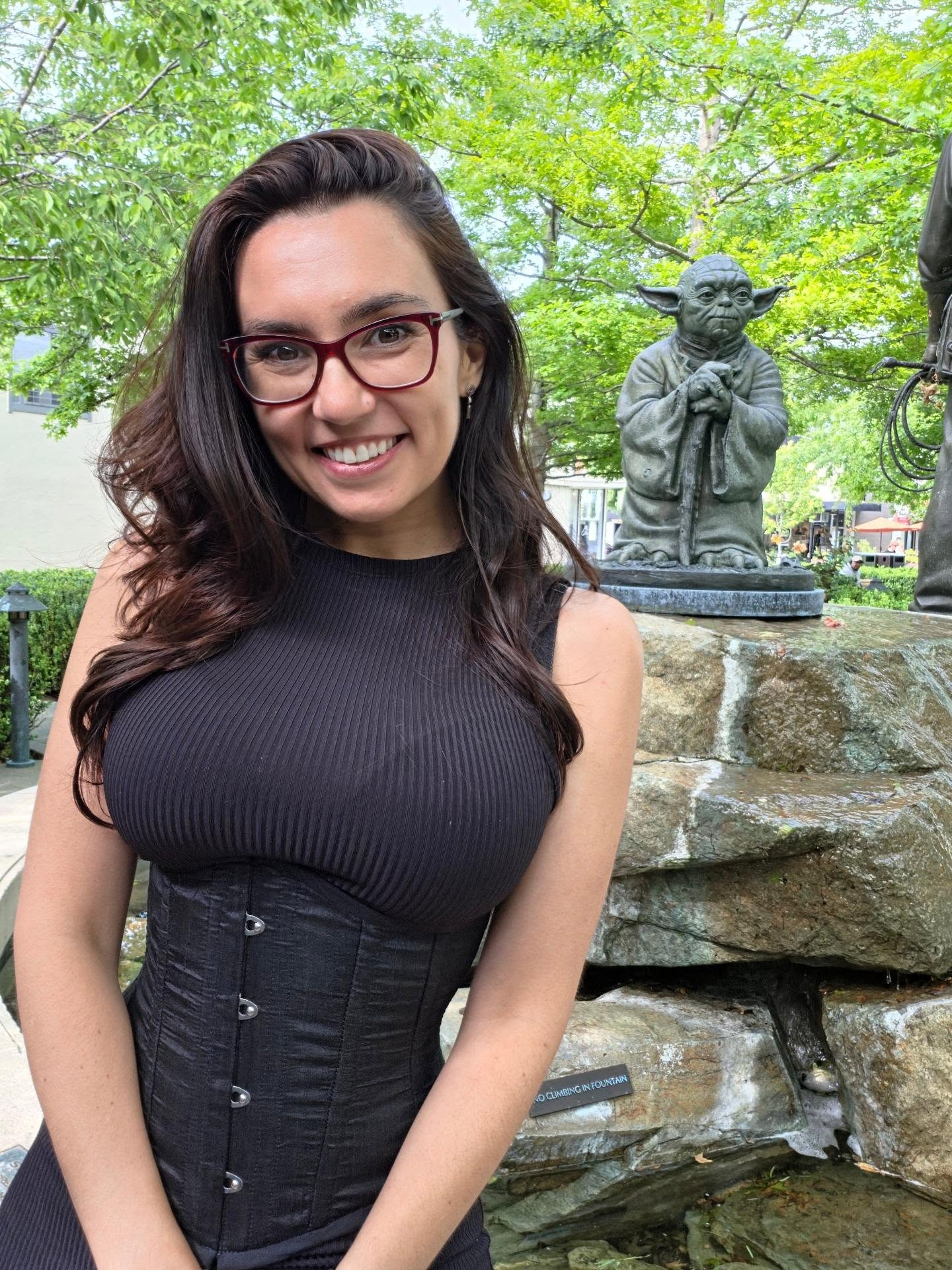 My first time at Skywalker Vineyards!!! 🍷🙌 AAAAAHHHHHH

...and I decided to do a subtle Vader look and take a picture with every YODA statue possible 😂 Huge thanks to my longtime bud Ruark for the invite as his guest and showing me all the fantastic Star Wars spots in the area - yo-da best! 😏 

What a fantastic way to celebrate #maythe4th #starwarsday

#maythe4thbewithyou #starwars #yoda