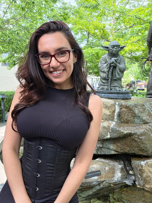 My first time at Skywalker Vineyards!!! 🍷🙌 AAAAAHHHHHH

...and I decided to do a subtle Vader look and take a picture with every YODA statue possible 😂 Huge thanks to my longtime bud Ruark for the invite as his guest and showing me all the fantastic Star Wars spots in the area - yo-da best! 😏 

What a fantastic way to celebrate #maythe4th #starwarsday

#maythe4thbewithyou #starwars #yoda