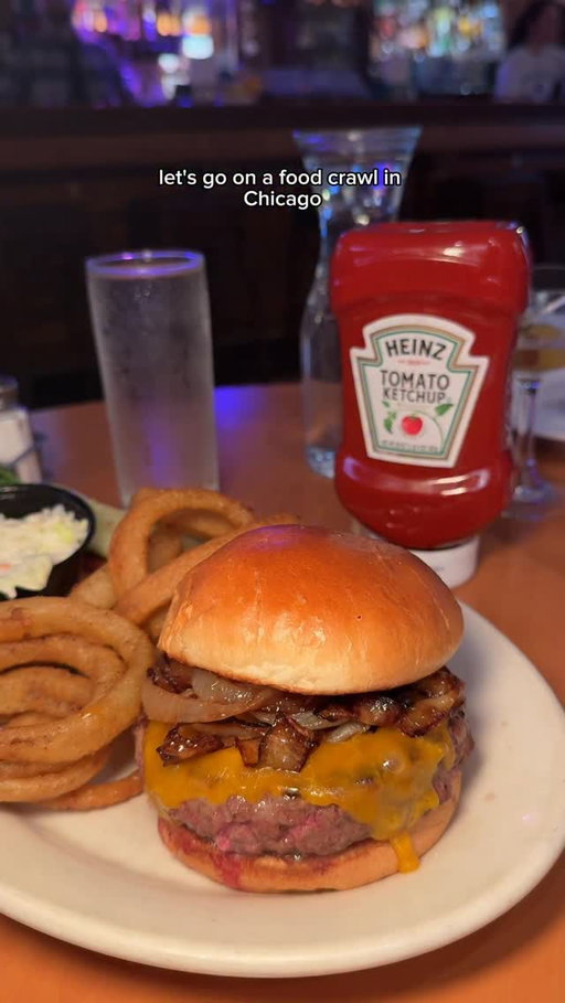 3-STOP FOOD CRAWL IN CHICAGO 🍔🌭🍳 @heinzverified restaurants in the city. Check out more Heinz Verified locations as the sign of great restaurants in Chicago! #HeinzPartner 

#chicagofoodie #visitchicago #chicagorestaurants #chicagoeats