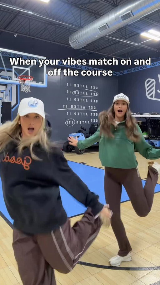 When the whole group can bring the vibes on and off the course @marissawenzler @goodgood.girls 😇😇😇😇
•••
#goodgoodgirls #goodgood #golflife #viraldance #golfersofinstagram