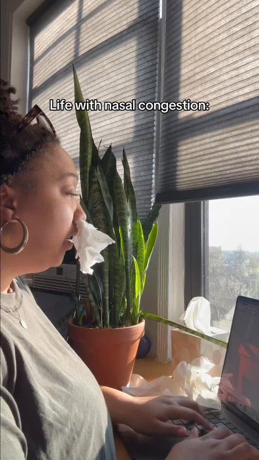 Provides comfortable and fast relief from nasal congestion?✅ 
Can use on-the-go or at home✅
Lasts up to 12 hours (only use as needed) ✅
Theraflu Nasal Mist is checking all the boxes!