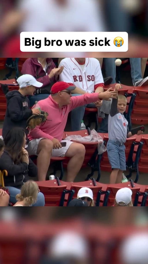 This dad at the Red Sox game went into full dad mode —  managing it from both sides after little bro threw away the foul ball 😂 

Big bro was sick 😭 #MLBonNetflix

#mlb #baseball #redsox #boston