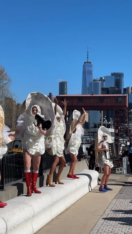 On May Day (May 1) our friends from @lmcc_nyc joined us on Governors Island to celebrate the labor of our hardworking ecosystems (shoutout to @billionoyster ) in the New York Harbor! We had so much fun!

This performance is part of the Creative Labor, Creative Conditions campaign, presented in partnership with @dorisdukefdn .

Performance created and directed by @greg.corbino 

Puppeteers:
Kai Pelton @gendereuphoria 
Francisca Benitez 
Juanita Cardenas @polychromatico 
Ray Dondero @thehimboclown 
Emmanuel Elpenord @sword.of.elpenord 
Vinh G. Nyugen @vinh_g_nguyen 
Natthew Marvin @sperocor 
David Guzman @lichen_lover 
Victor Ayala @victorayalapuppetry 
Mykel Marai Nairne @mykelmarai 
Joseph Lymons @jomiray 
@miguel.mirandac 

Musicians:
Viva Deconcini @vivadeconcini 
Molly-Ellen Riviere
Heather Ewer @tubaheather 
Norah De Chant