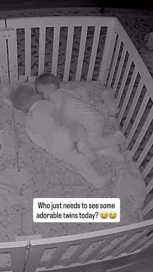 These are the moments. Having twins is so hard but also — the depth of this love. ❤️ 

Via @doublethemilestones