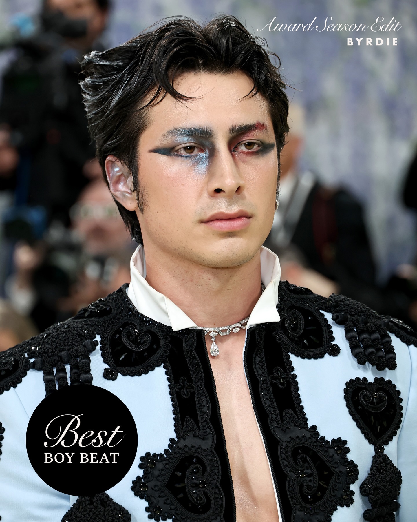 Hudson Williams is serving face for his very first Met Gala red carpet! The Heated Rivalry star went full matador in a baby blue Balenciaga ensemble, complete with Black Swan-inspired eye makeup 🖤 🦢

Details:
Hair: @by.aikaflores using @dysonbeauty and @redken 

#metgala #heatedrivarly #hudsonwilliams