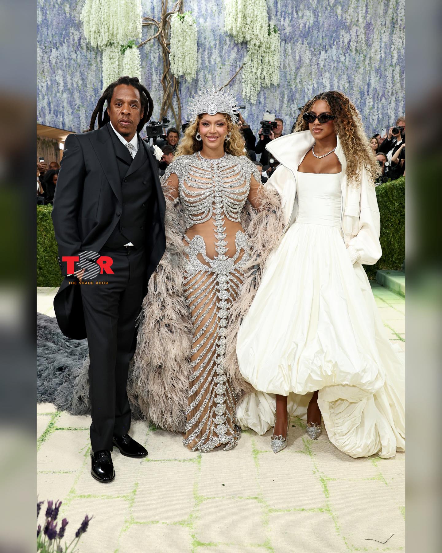 #TSRMetGala: The Met Gala is a family affair OHKAY! #Beyonce, #BlueIvy, and #JayZ grace the carpet together! (📸: @gettyimages) ✍🏾: #TSRStaffST

This year’s theme is “Costume Art” and the dress code is “Fashion Is Art”