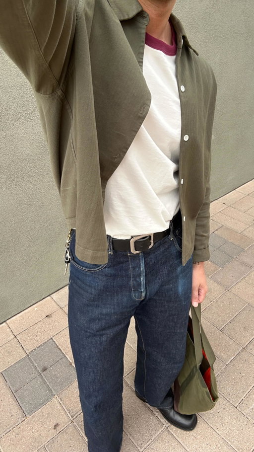 Easy layers, good fitting pieces, and some color!
Jeans: @the_long_haul_co 
T shirt and button up: @poolhousenewyork 
Hat: @someday.fbr 
Boots: @collegium 
Belt: @thebeltdaddy 
#menswear #outfitinspo #styleinspo #everydaystyle #mensstyle