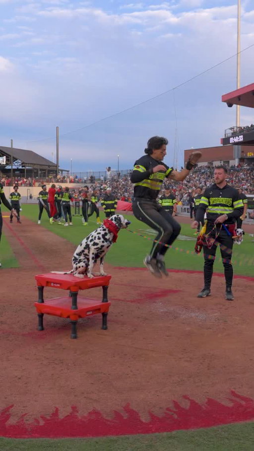 Jump in, jump out, turn yourself around 🗣️

#firefighters #bananaball #baseballboys #jumpropeworkout #dalmationsofinstagram