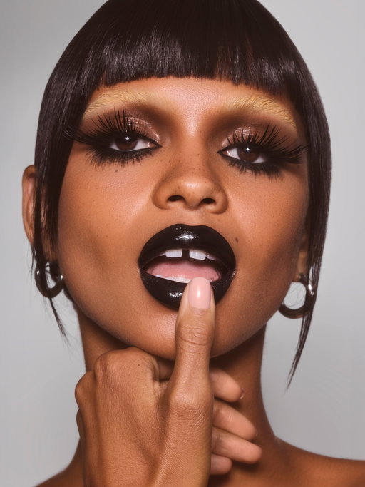 Black and bleach FTW 🪭 @simonegarveyy is wearing @blendbunnycosmetics “Medium/Tan” STRUCTURE Palette (eyes and face), “Rated R” Pro Colored Pencil (eyes) and Pro Lip Glaze, @anastasiabeverlyhills Magic Touch Concealer (no foundation) and Brow Freeze Gel, @guccibeauty eye gloss, custom lashes, @pradabeauty mascara, @conformational_aesthetics HA Serum topped with @celesteswitala FILTHY RICH Face Oil, @makeupbymario setting powder 🪭 Photography by @natascha.lindemann hair @anastasiia.terebova photo asst @luisamrqez retouch asst @retouch_annabel