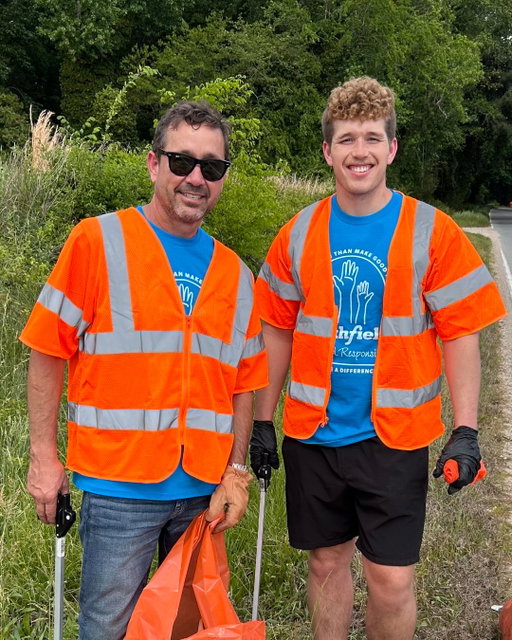 Showing up for others is part of who we are. During National Volunteer Week, Smithfield employees across the country gave their time to support schools, seniors, veterans and local communities, demonstrating leadership through service. Their efforts remind us that meaningful impact starts by taking action together.