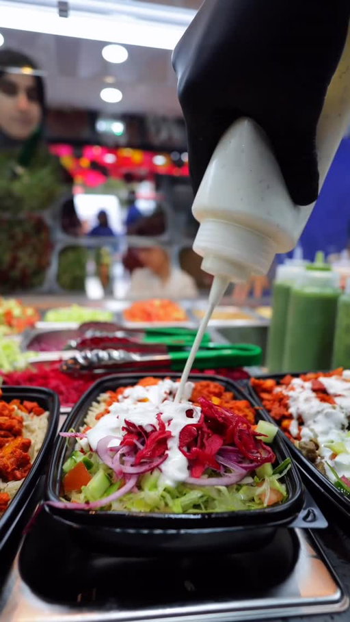 Love at first bite 🤍

#ShahsHalalFood #HalalEats #FoodLove #LondonEats #StreetFood