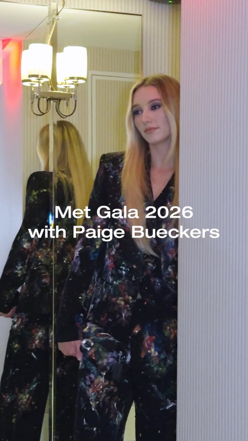 From the court to the carpet 🏀✨
@PaigeBueckers for #MetGala2026

This look redefines "fashion as art" by capturing the creative process as reflected on the body, an accumulation of beautiful imperfect strokes and smudges with a sense of personality and history. 

Our Creative Director @StuartVevers evolved 1940s tailoring through a bold 1970s lens with exaggerated peaked lapels and a sharp beauty shoulder.

It’s precise, it’s custom, and it’s perfectly imperfect 🎨
#CoachNY #MetGala2026