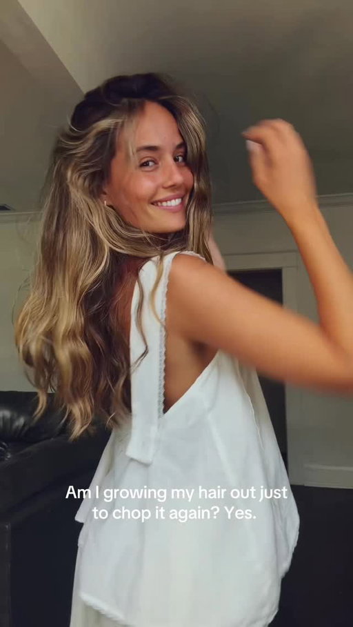 Chop chop 

Top: @freepeople 

#girls #girl #hair #hairgoals #ootd