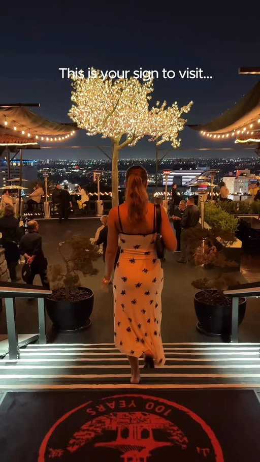 📍Yamashiro, Los Angeles✨🥢🌌 @yamashirola 

#la #losangeles #restaurants #views #travel