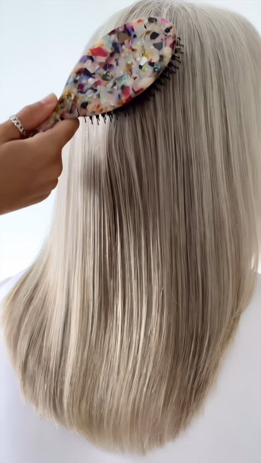 She deserves something with her name on it. ✨

Pop by The Detox Market Summerhill this Sunday and purchase an Everist Smooth & Shine Hair Brush — and we'll engrave it for free, just for Mom. First 40 customers only!

📅 May 10th | 1PM – 4PM 
📍 1170 Yonge St, Summerhill

See you there!