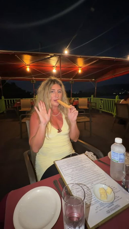 Third wheeling for life ❤️

#dating #solotravel #travel