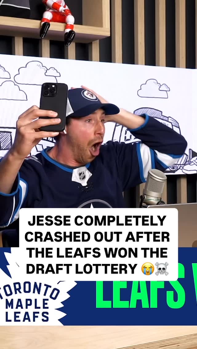 @jessepollock22 had a complete CRASH OUT after the Leafs won the Draft Lottery 😭☠️