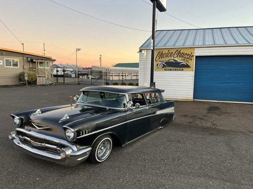 🏁FOR SALE🏁
Here is your chance to own a super dope 57 Nomad lowrider.  47k 
Needs a little love but it’s a cruiser. 😎
@thee_coil_cutta <—- has all the info on when and where to buy. Hit him up asap cause this car won’t last 💨 
#forsale #carforsale #1957chevy #chevynomadwagon #1950s