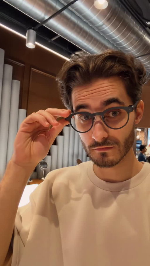 I flew all the way to New York to check out the new MemoMind One smart glasses 👓

MemoMind is a new sub-brand by XGIMI, and honestly these look really promising. They’re super thin and lightweight, look almost like regular glasses, but have a built-in display. Connected to your phone, you can see reminders, daily tasks, notifications, get answers from an AI assistant and much more. Launching soon on Kickstarter. I’m really excited to see new players entering the smart glasses space.

Also stayed for the XGIMI x EA Sports FC 26 partnership celebration after the event 🎉