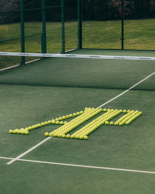 Audemars Piguet enters the world of padel.
Shaped by continuous interaction, the game relies on timing, synchronisation and the ability to read subtle variations in rhythm: a level of attention and balance that echoes the precision of Haute Horlogerie.
 
Sport has long provided AP with a cultural connection beyond watchmaking. By supporting padel, we meet our community in settings where time is shared and exchange unfolds with ease.

#AudemarsPiguet #APxPadel
