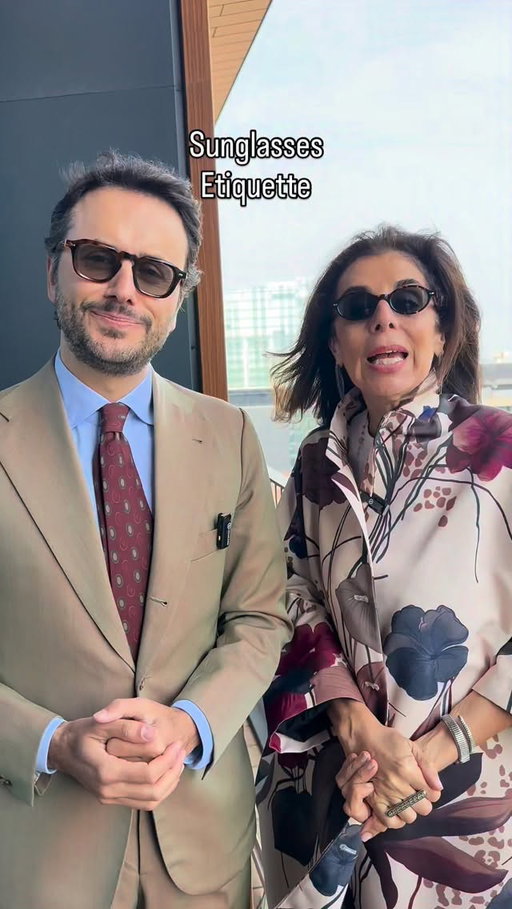 Sunglasses Etiquette 👓 

Miss Laura Pranzetti Lombardini is wearing @tbdeyewear Ellipse Dark Havana, channeling her inner Carolyn Bessette from Love Story TV Show.

I chose @tbdeyewear Ply Brown Havana with photochromic lenses from Linea Accademia

Which one do you prefer?